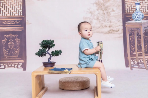 靖江宝宝眼睛肿是什么原因