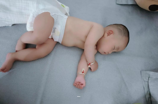 靖江宝宝总是摇头怎么回事